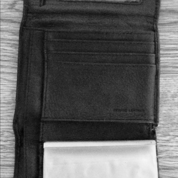 Liz Claiborne purse & wallet - Picture 4 of 4